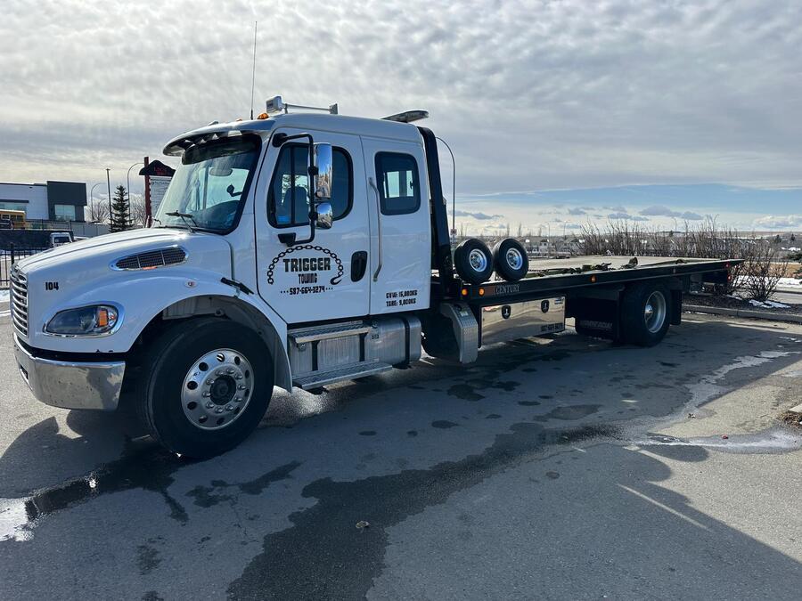24/7 Tow Truck in Calgary & Airdrie by Trigger Towing & Recovery Ltd